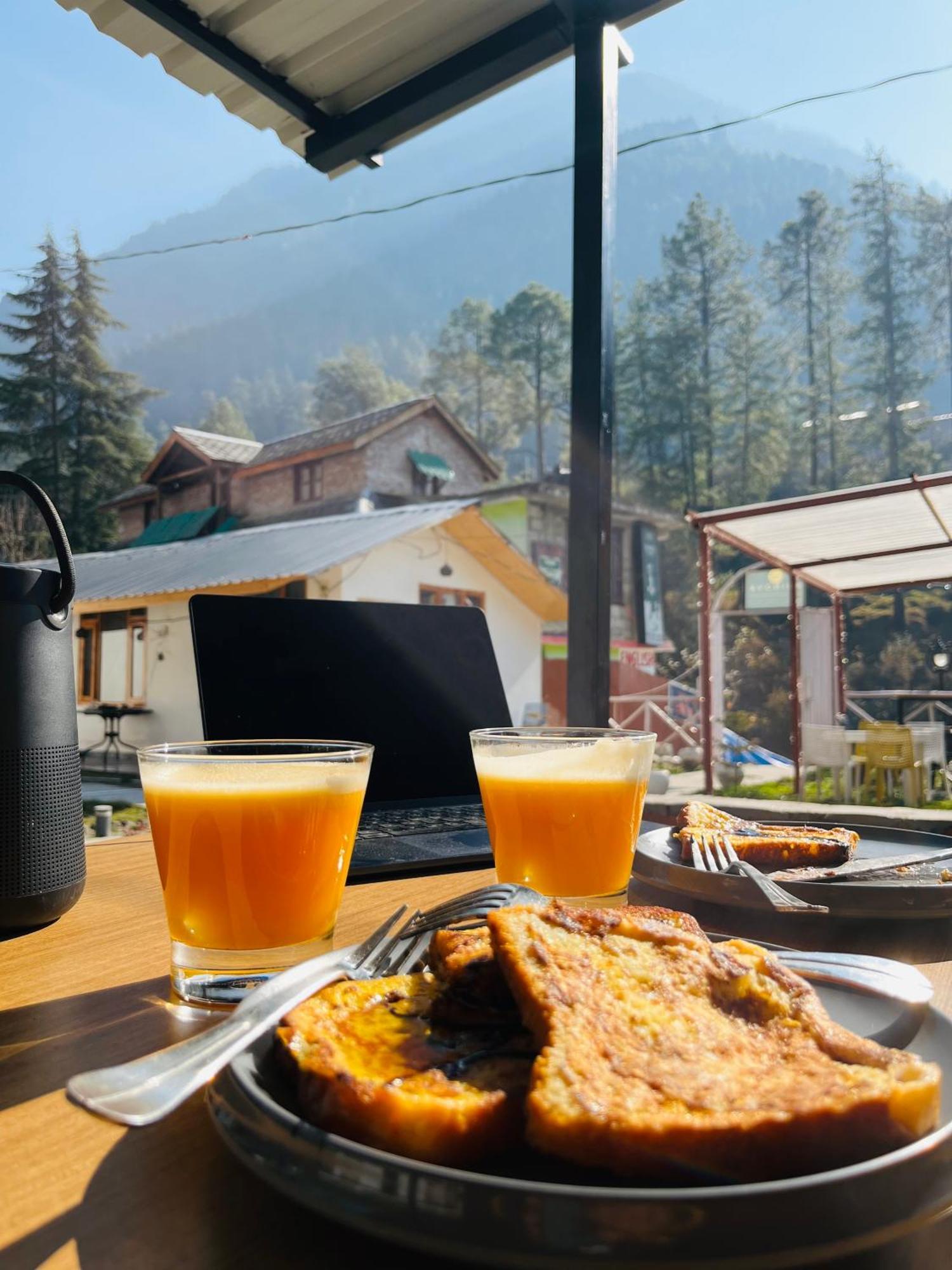 Hotel Adinova Kasol Kültér fotó