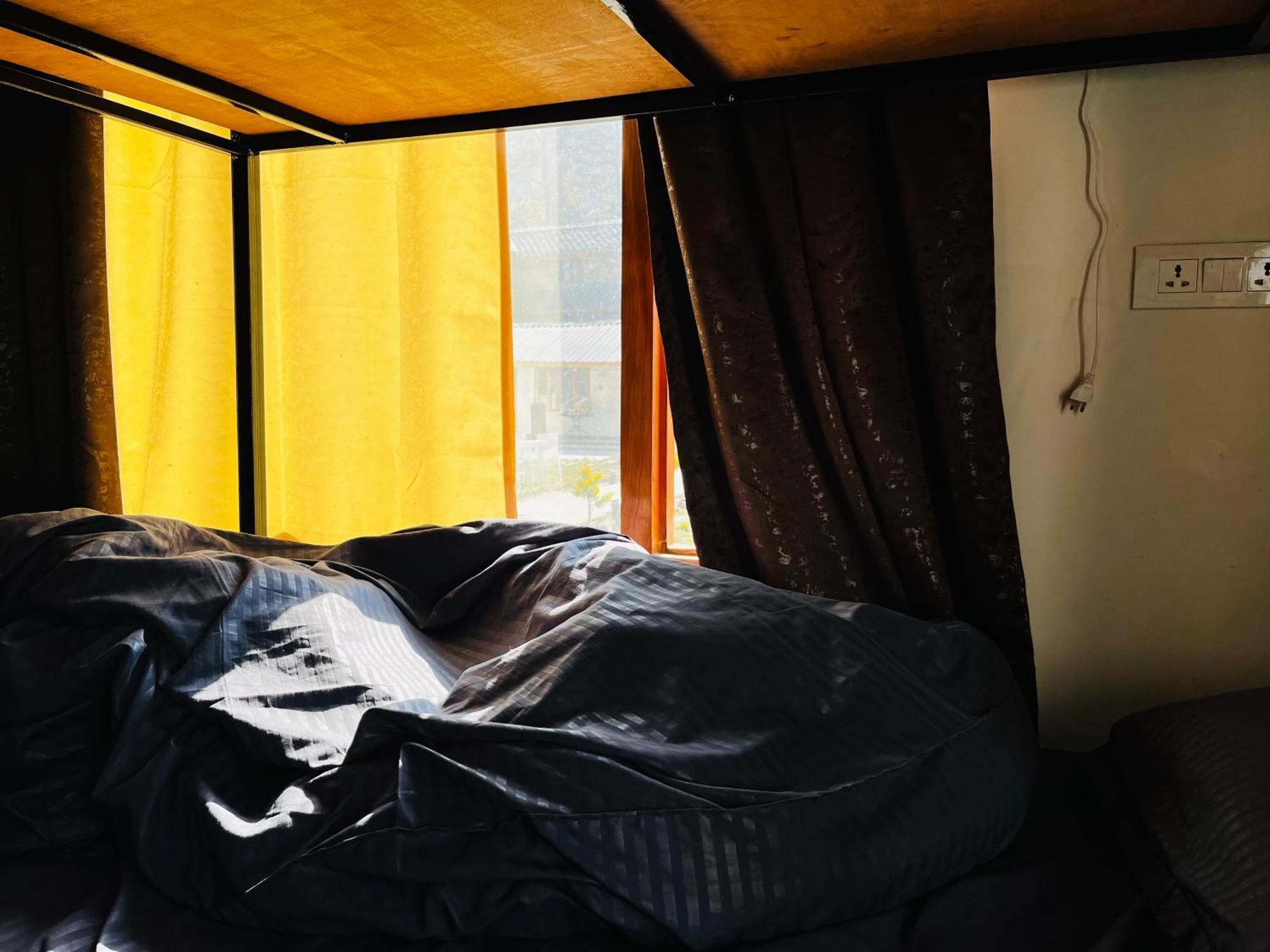 Hotel Adinova Kasol Kültér fotó