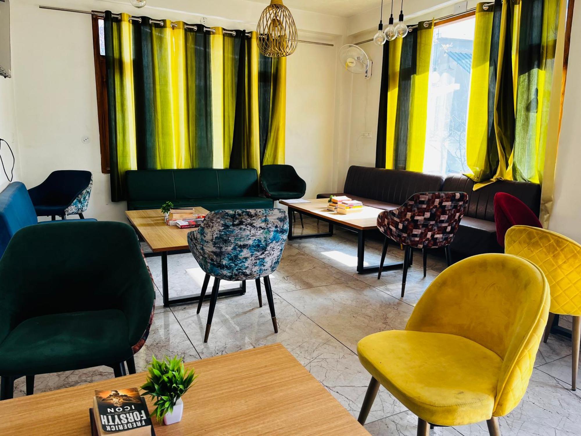Hotel Adinova Kasol Kültér fotó