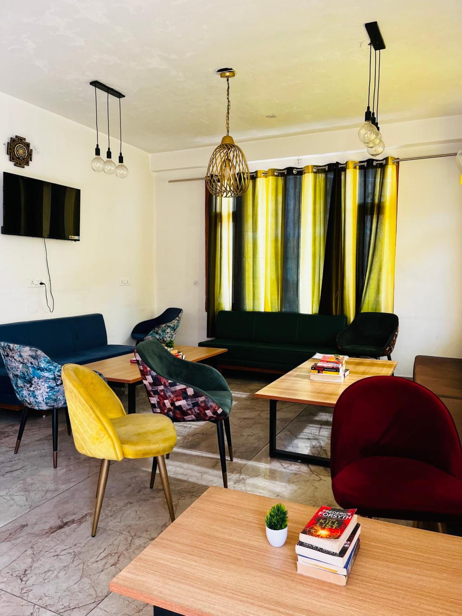 Hotel Adinova Kasol Kültér fotó
