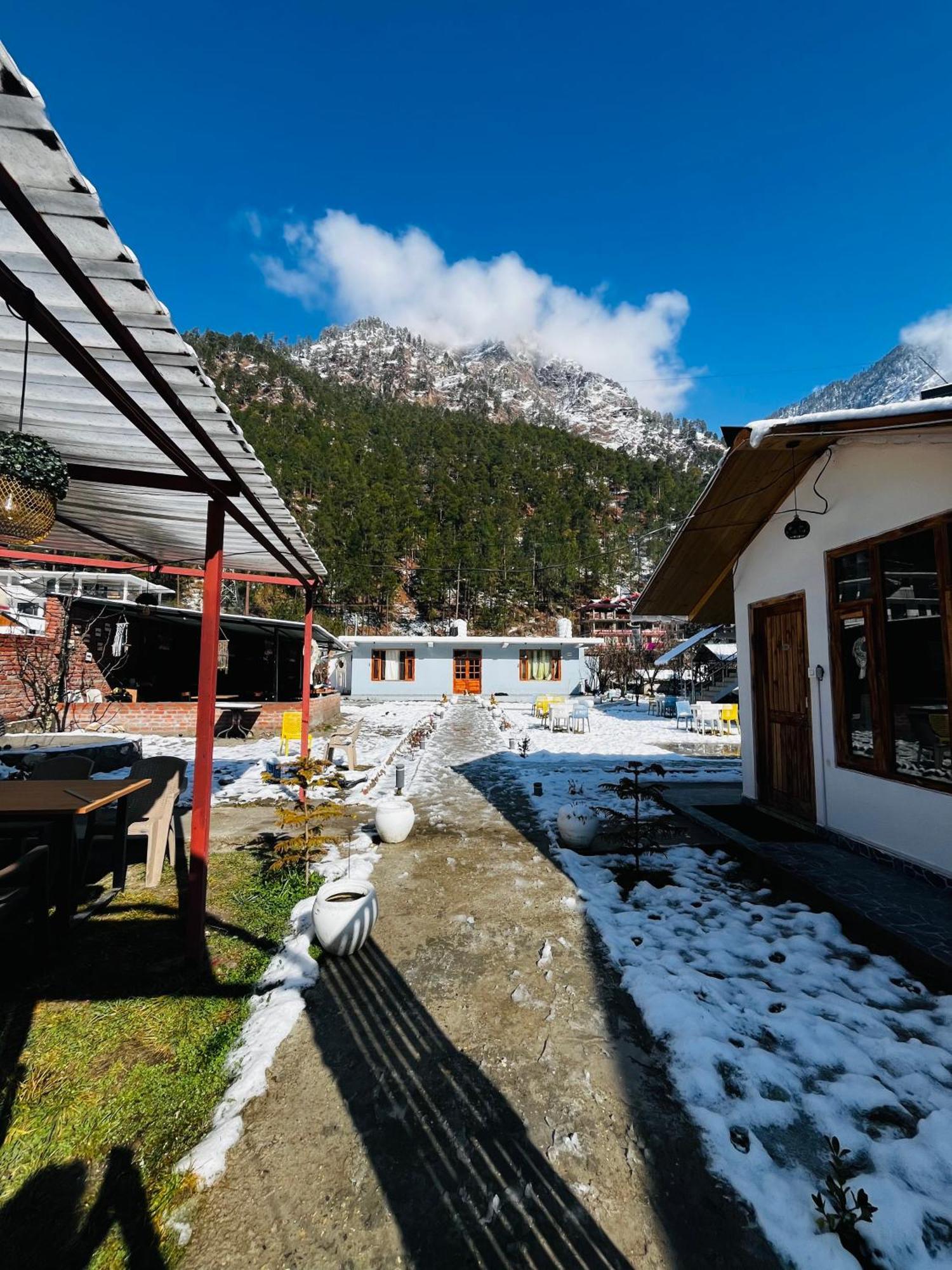 Hotel Adinova Kasol Kültér fotó
