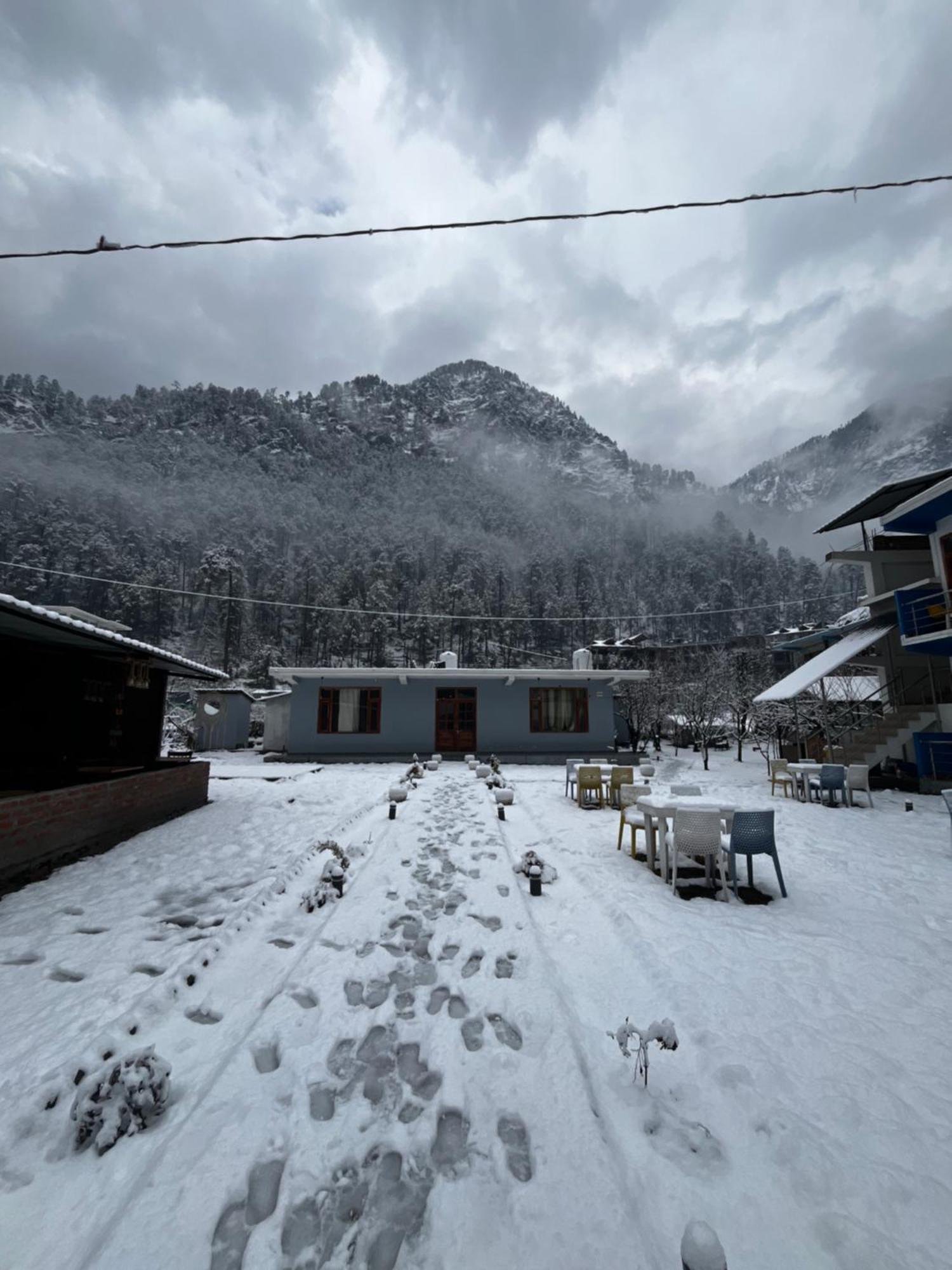 Hotel Adinova Kasol Kültér fotó