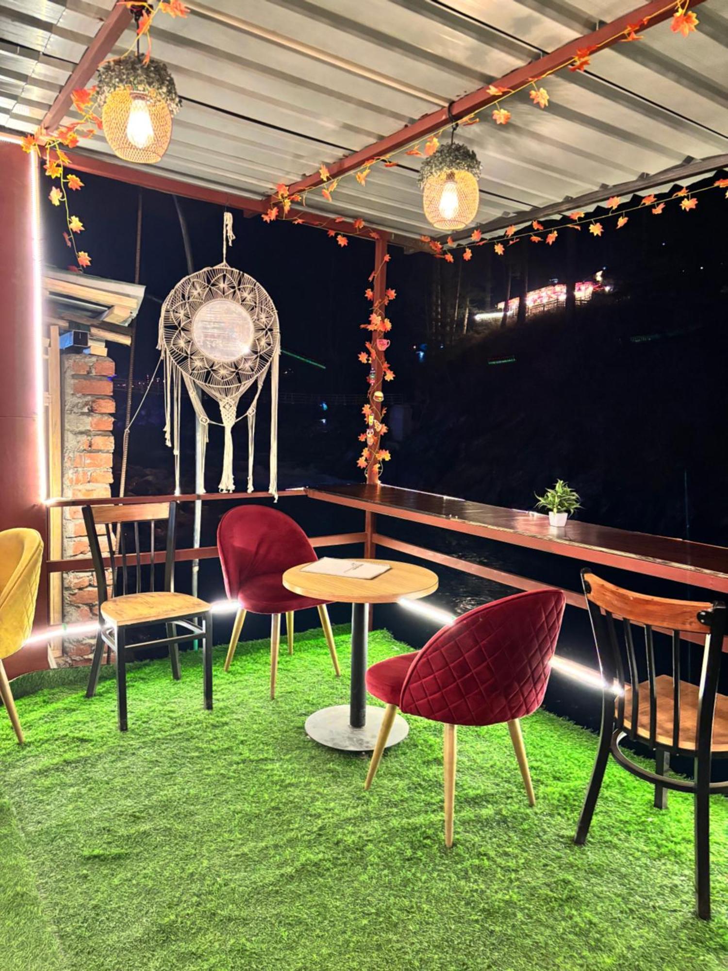 Hotel Adinova Kasol Kültér fotó